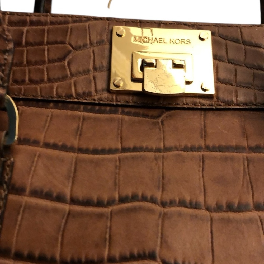 Michael Kors large Astrid handbag in walnut Rolled handles Crossbody strap - Picture 9 of 16